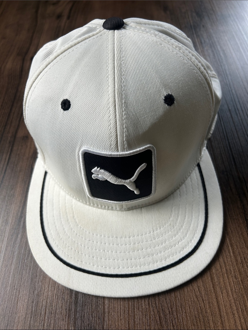Puma Men’s White Snapback Cap with Black Trim